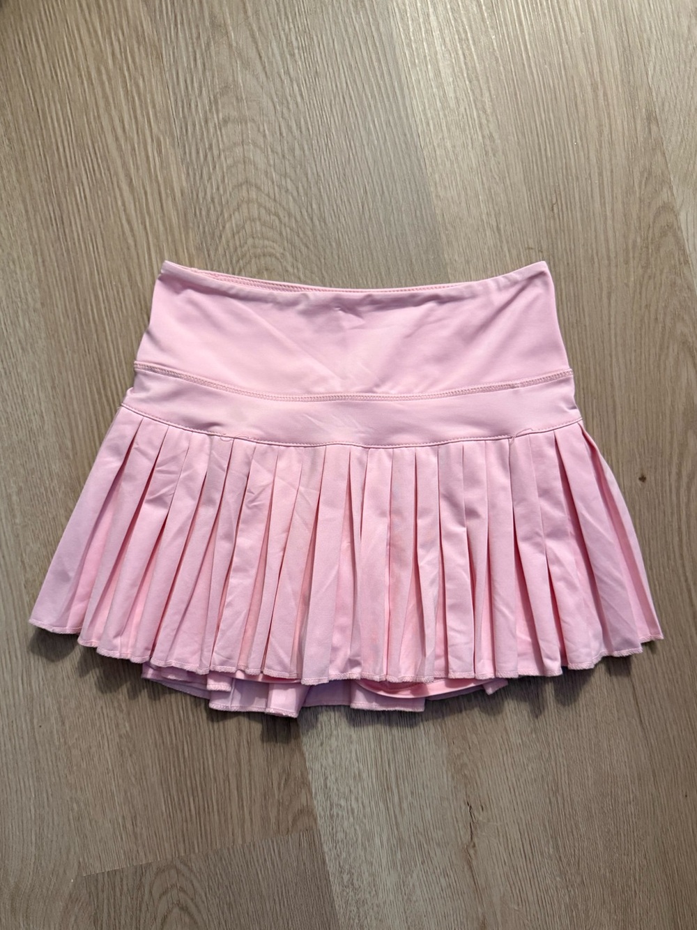 Gold Hinge Almond Blossom Pleated Tennis Skirt